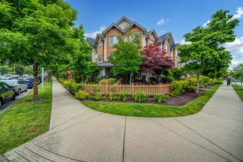 15 8717 159 STREET - photo 1 of 27