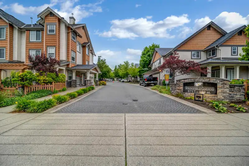 15 8717 159 STREET - photo 2 of 27
