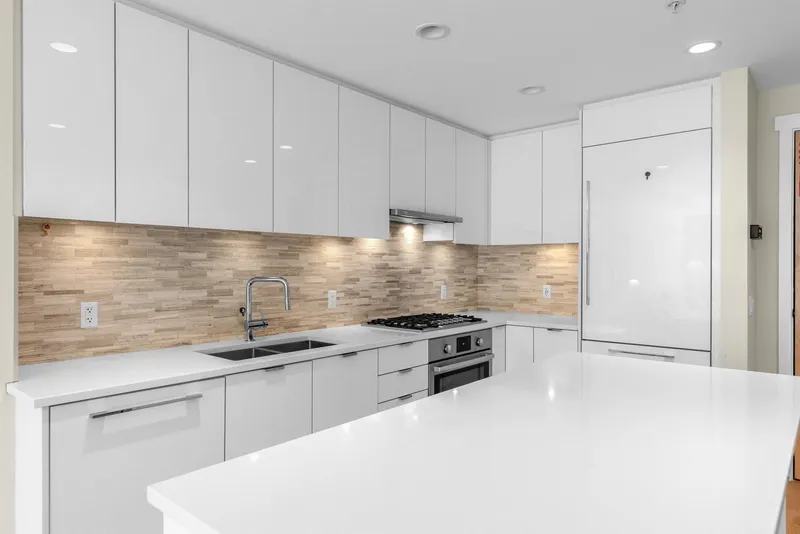 315 9233 ODLIN ROAD - photo 4 of 18