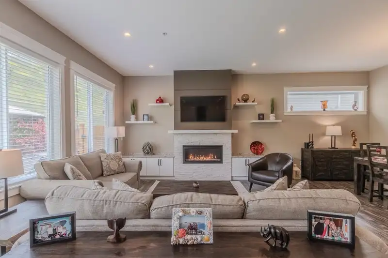 10556 MCVEETY STREET - photo 2 of 37