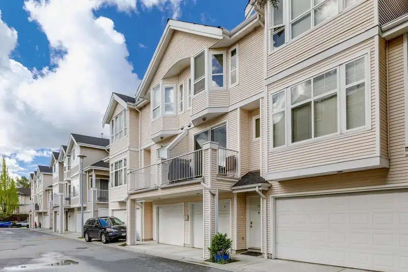 77 22888 WINDSOR COURT - photo 1 of 31