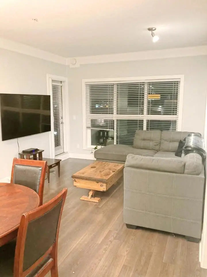 309 20630 DOUGLAS CRESCENT - photo 4 of 10