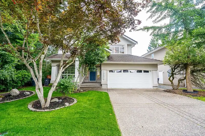 10892 164A STREET - photo 2 of 39