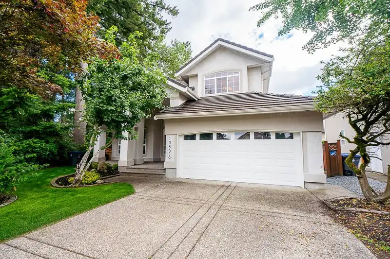 10892 164A STREET - photo 3 of 39