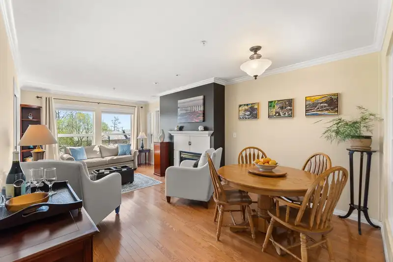 225 12931 RAILWAY AVENUE - photo 3 of 40