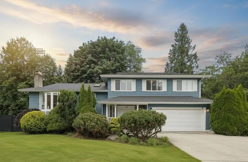 808 SIGNAL COURT - photo 1 of 40