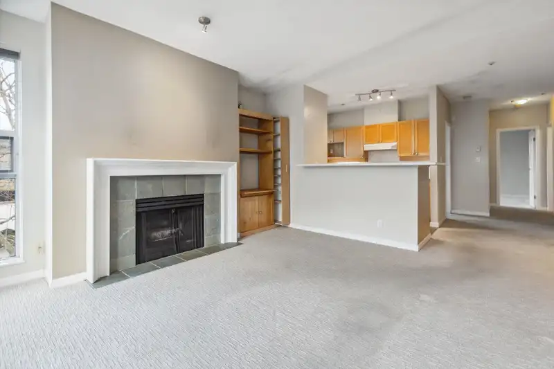 405 1820 E KENT AVENUE - photo 3 of 19