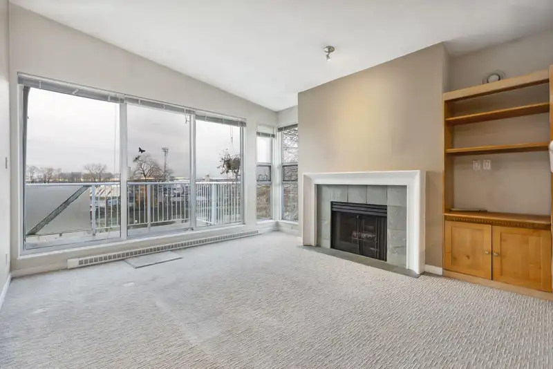 405 1820 E KENT AVENUE - photo 4 of 19