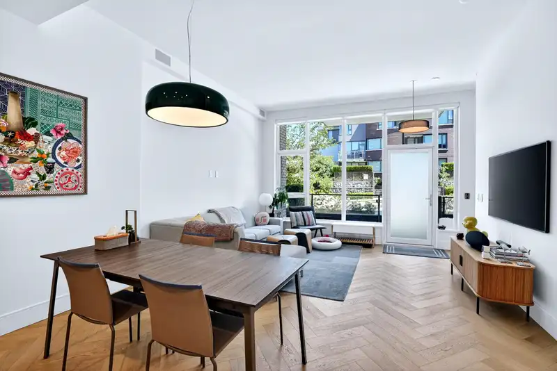 518 W 30TH AVENUE - photo 3 of 40