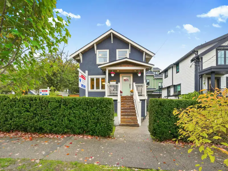 3849 ST. CATHERINES STREET - photo 2 of 40