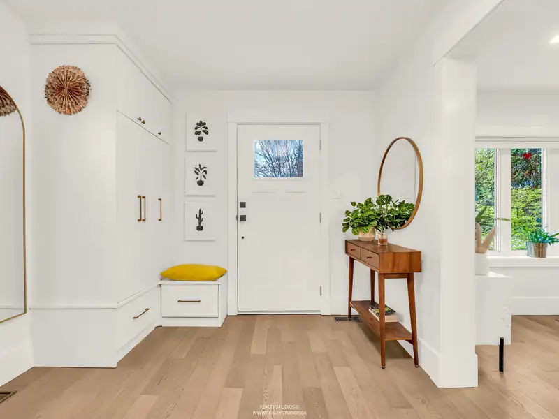 3849 ST. CATHERINES STREET - photo 3 of 40