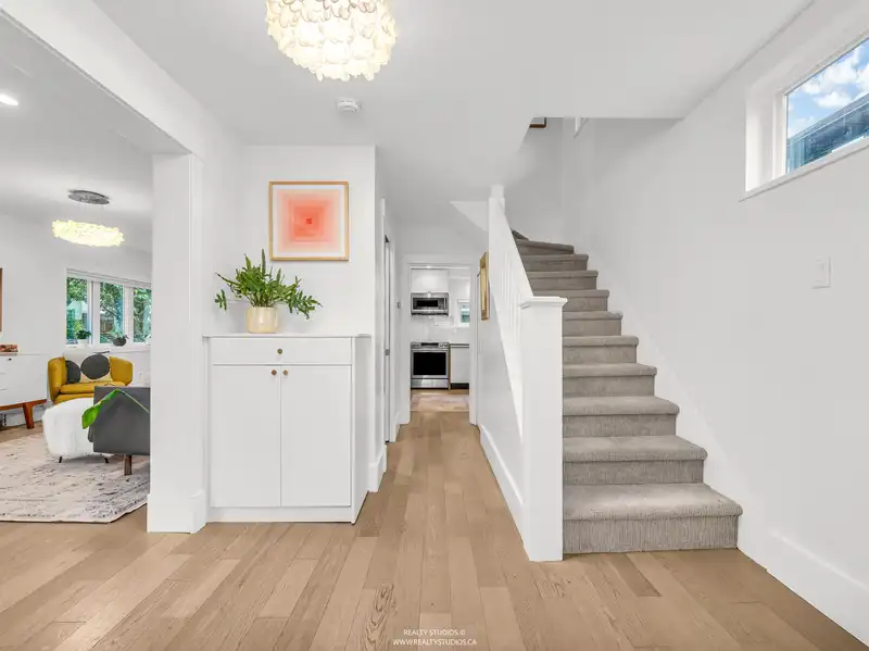 3849 ST. CATHERINES STREET - photo 4 of 40