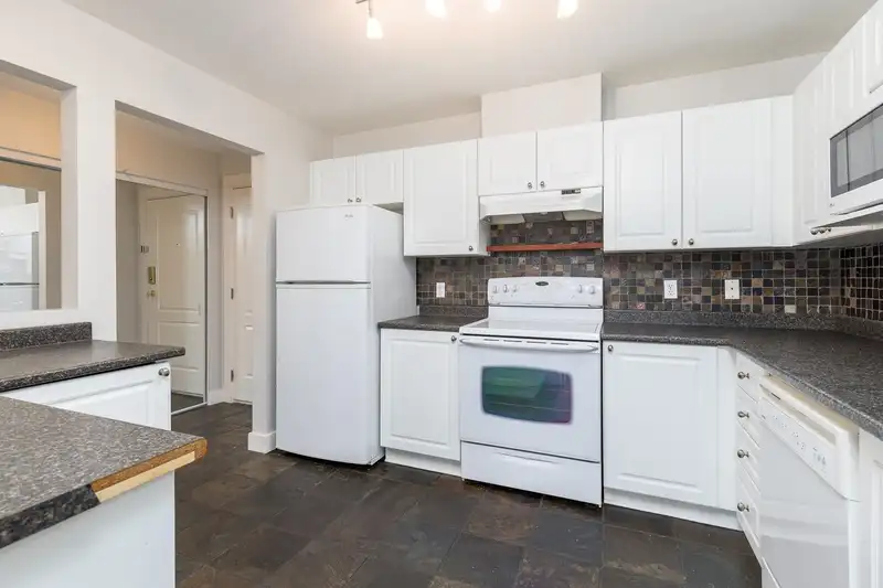 311 20433 53 AVENUE - photo 4 of 31