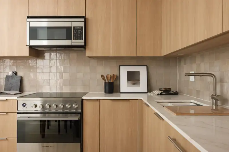 593 E 49TH AVENUE - photo 3 of 19