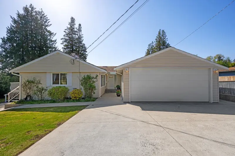 320 WALKER STREET - photo 1 of 25