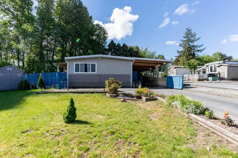 44 13650 80 AVENUE - photo 1 of 28
