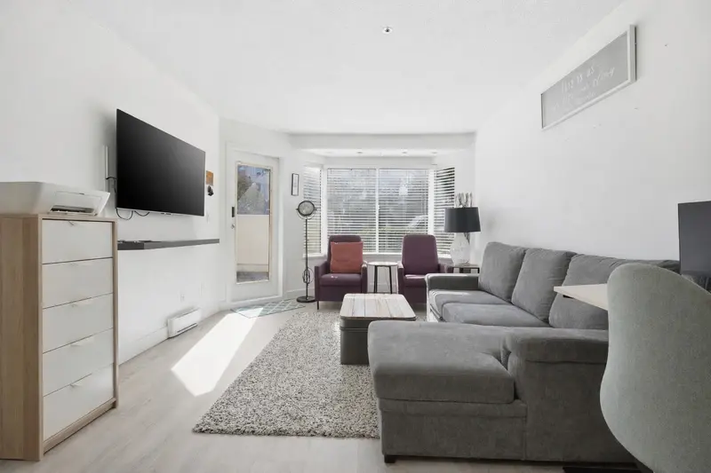 131 33173 OLD YALE ROAD - photo 2 of 25