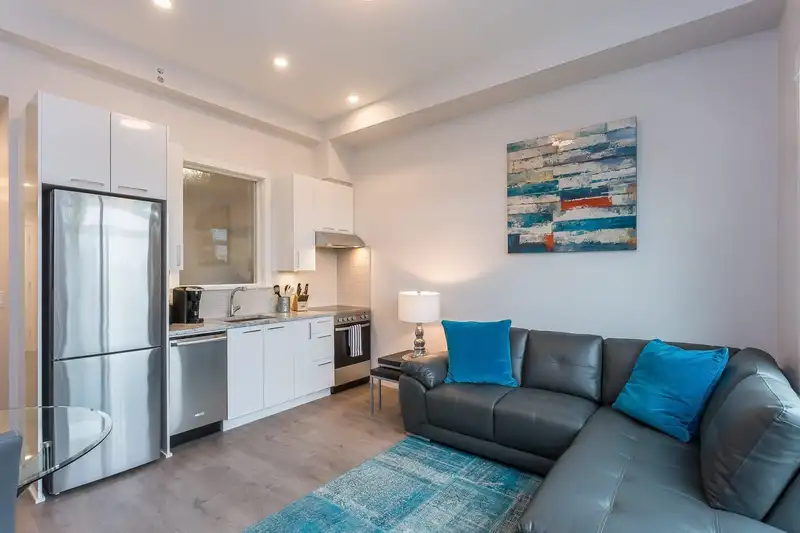 405 19940 BRYDON CRESCENT - photo 1 of 10
