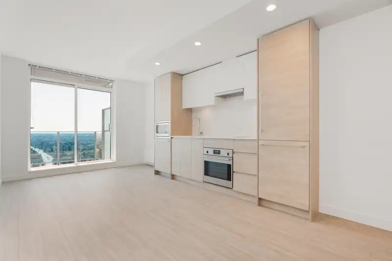 2301 13615 FRASER HIGHWAY - photo 3 of 14