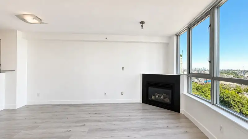 2009 63 KEEFER PLACE - photo 2 of 30