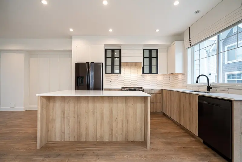 66 14541 WINTER CRESCENT - photo 1 of 25