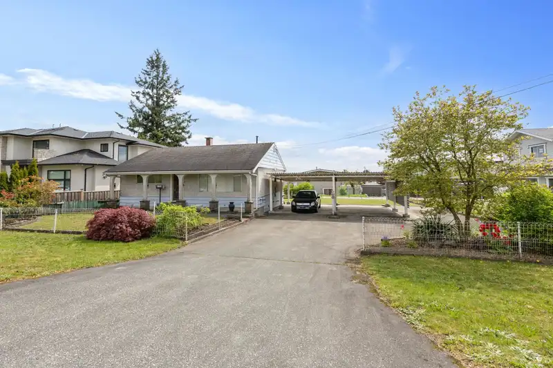 2130 CRAIGEN AVENUE - photo 3 of 7