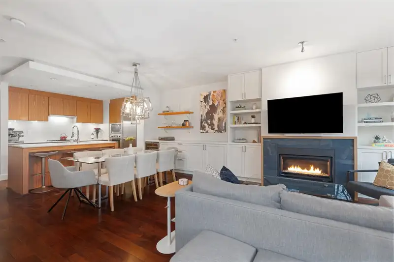 1689 W 8TH AVENUE - photo 4 of 27