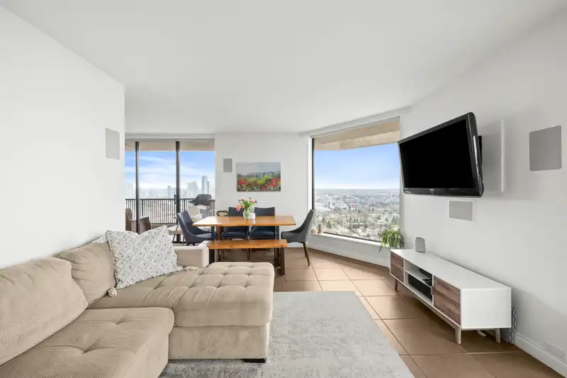 1504 3760 ALBERT STREET - photo 3 of 22