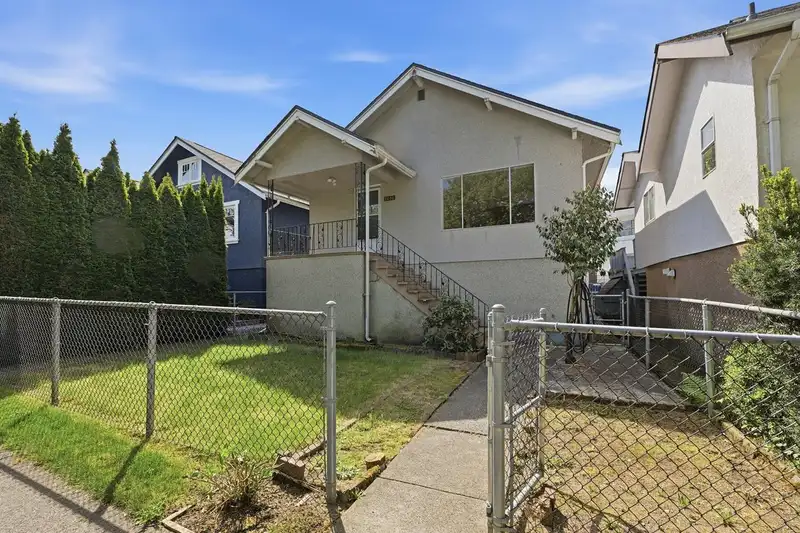 1016 E 18TH AVENUE - photo 1 of 40