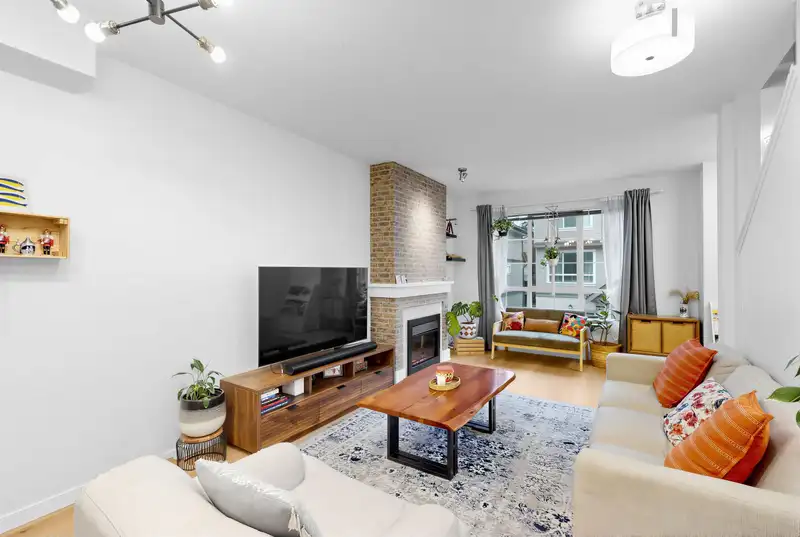 133 9133 GOVERNMENT STREET - photo 3 of 27
