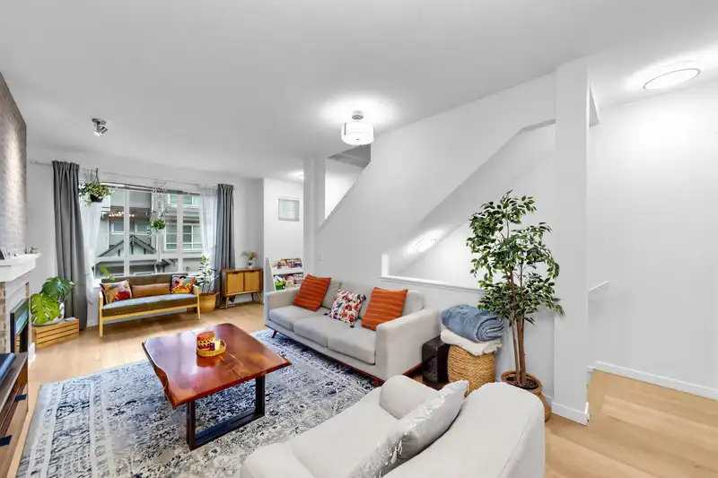133 9133 GOVERNMENT STREET - photo 4 of 27