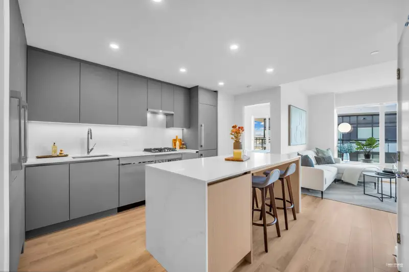 1510 5520 MCNAUGHTON ROAD - photo 3 of 22