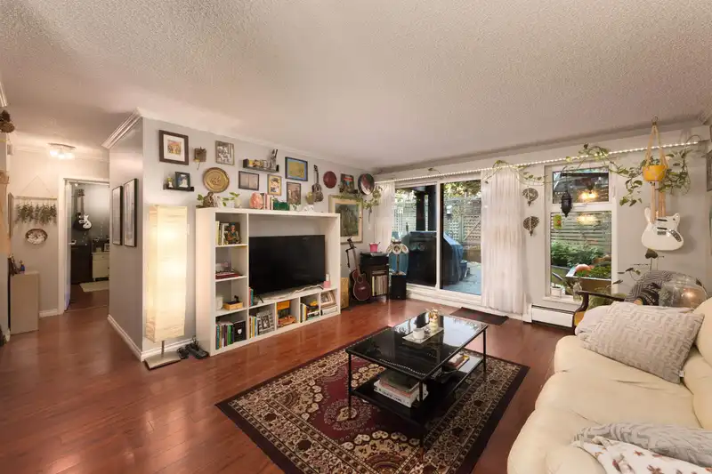 221 7377 SALISBURY AVENUE - photo 3 of 17