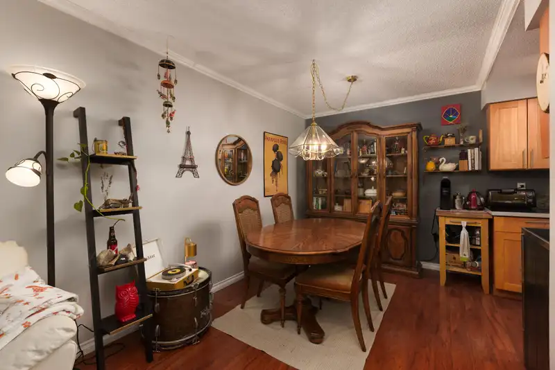 221 7377 SALISBURY AVENUE - photo 4 of 17