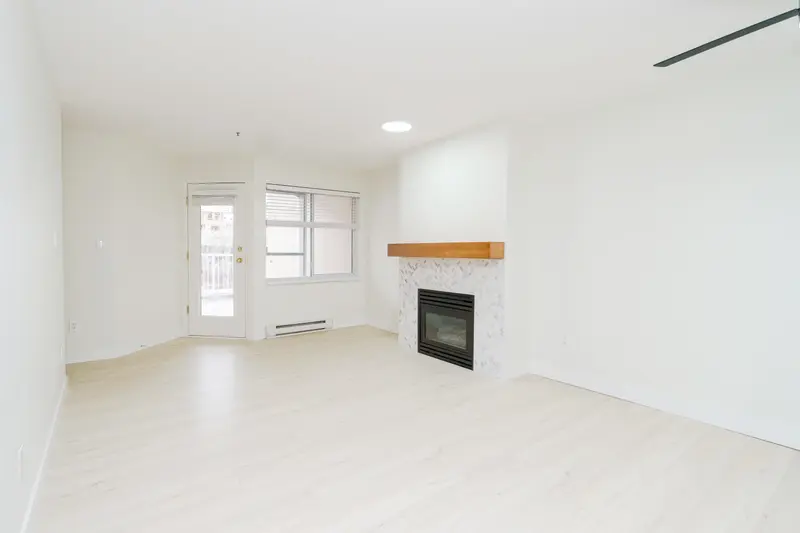 201 22351 ST ANNE AVENUE - photo 2 of 17