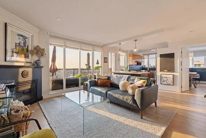 1208 10 LAGUNA COURT - photo 1 of 28