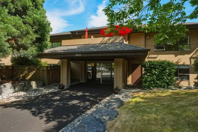 205 5855 COWRIE STREET - photo 1 of 19