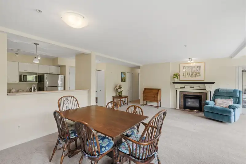 205 5855 COWRIE STREET - photo 4 of 19