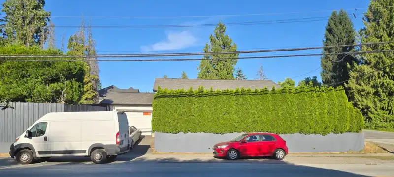 10080 140 STREET - photo 1 of 2
