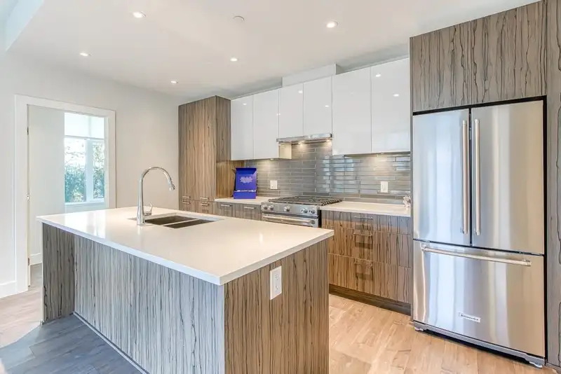 107 258 NELSON'S COURT - photo 3 of 4