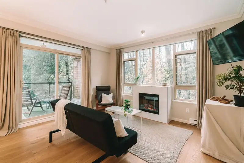 215 100 CAPILANO ROAD - photo 4 of 30