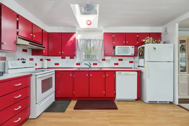 86 7790 KING GEORGE BOULEVARD - photo 1 of 23