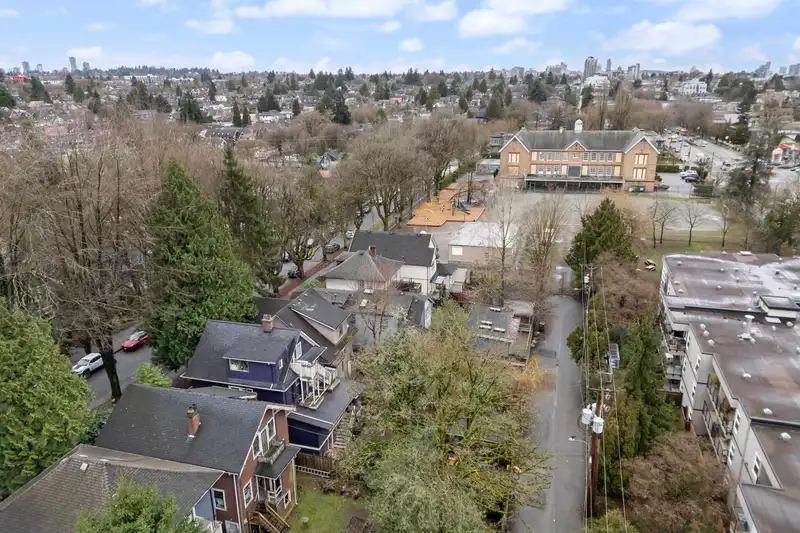 1437 E 10TH AVENUE - photo 3 of 5