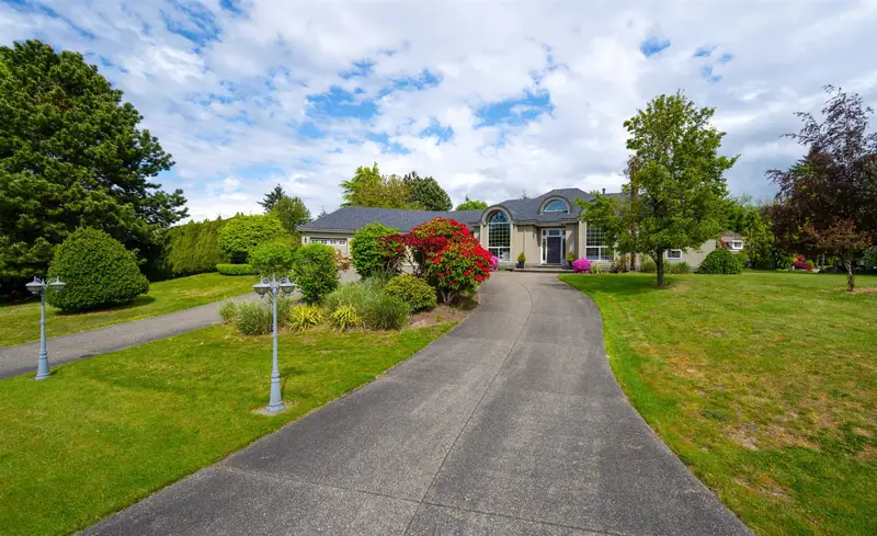 2750 165 STREET - photo 2 of 25