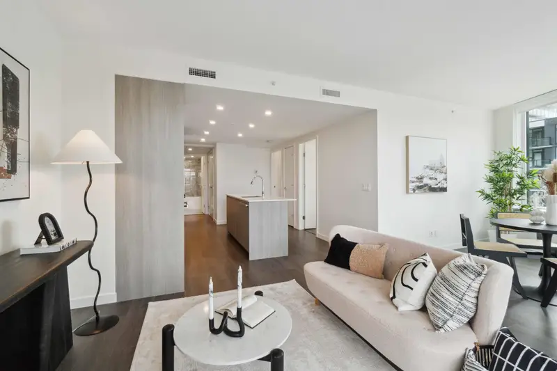 803 6633 BUSWELL STREET - photo 1 of 21