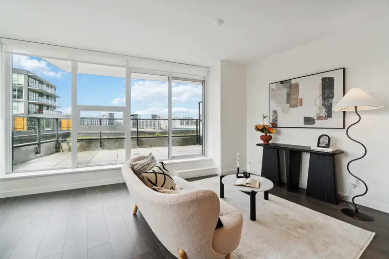 803 6633 BUSWELL STREET - photo 3 of 21