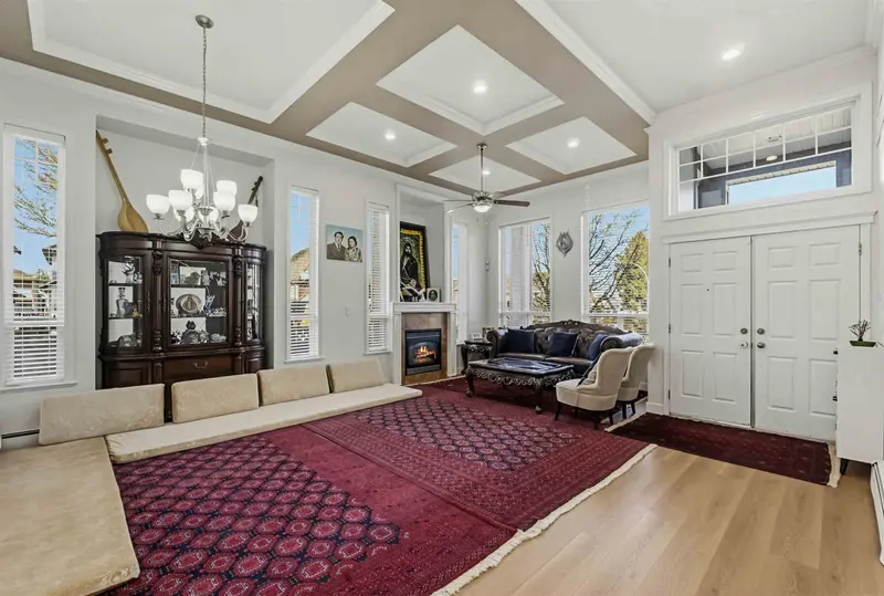 7097 149A STREET - photo 4 of 25