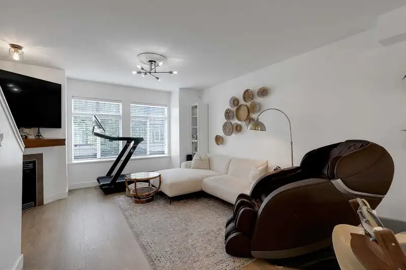 20 19448 68 AVENUE AVENUE - photo 3 of 30