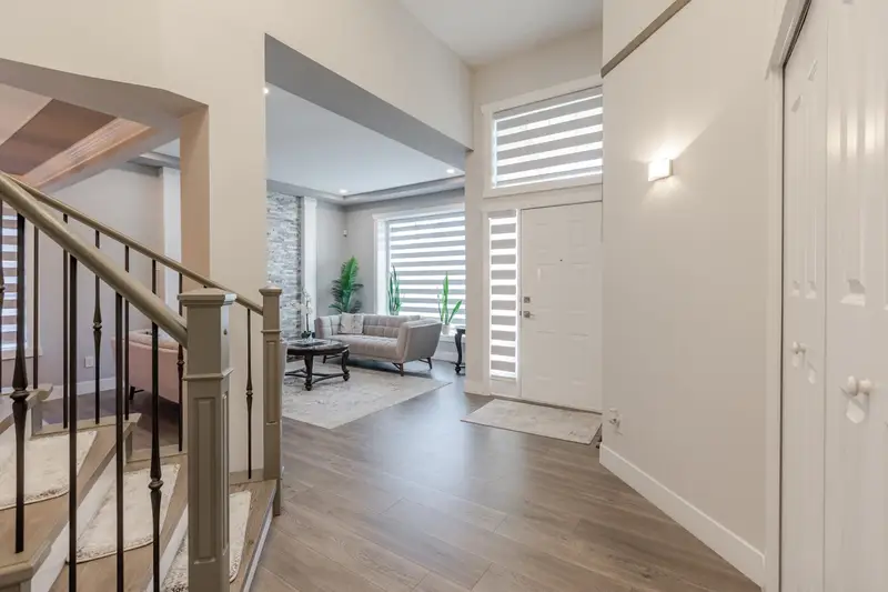 11060 158B STREET - photo 3 of 25