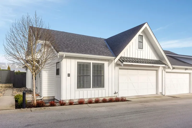 10 5528 148 STREET - photo 2 of 25